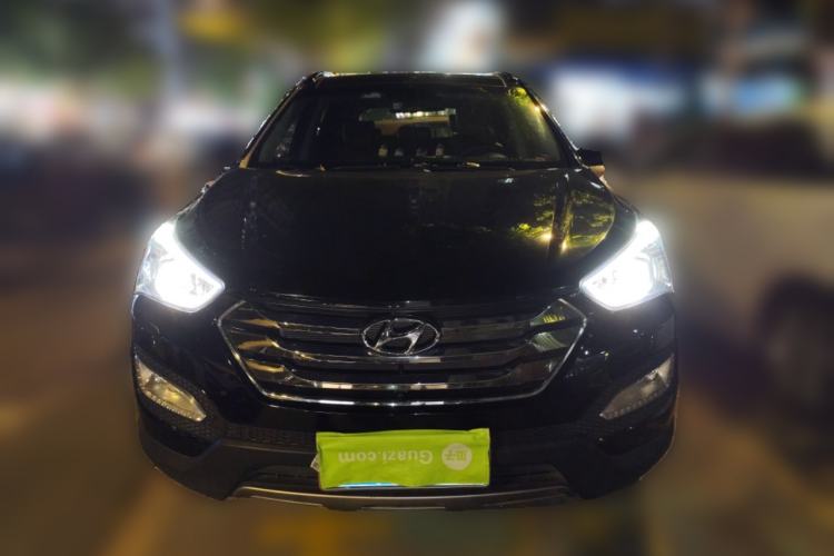 Used Hyundai Santa Fe 2013 Revised Version 2.4L Automatic All-Wheel Drive Luxury Trim