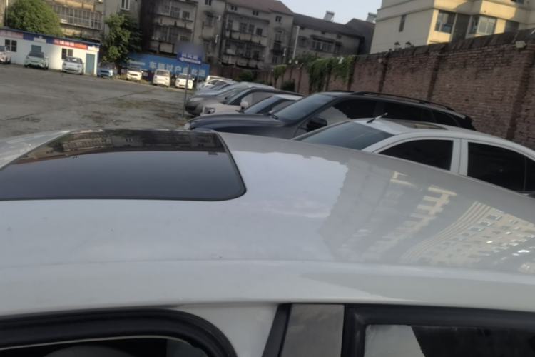 Used Skoda Rapid 2015 1.6L Automatic Smart Selection Model Roof