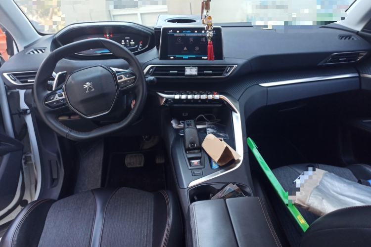 Used Peugeot 5008 2017 350THP 7-Seater Elite Edition Center Console