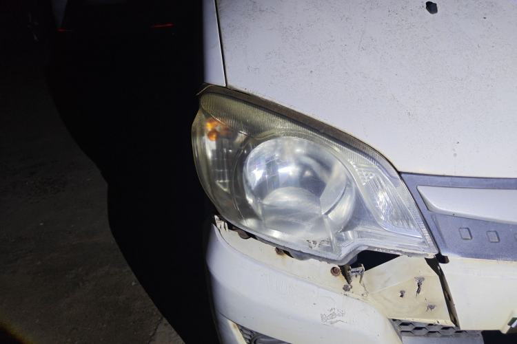 Used Soueast Xiwang 2011 1.3L (Dong'an Engine) Standard Version Right Front Headlight