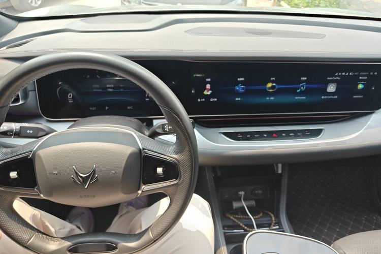 Used ARCFOX Alpha S 2022 525S 160kW Center Console