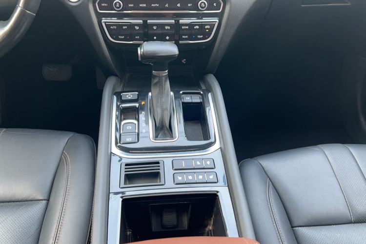 Used GAC Trumpchi GS8 2017 320T Two-Wheel Drive Luxury Smart Connectivity Version (7 Seats)