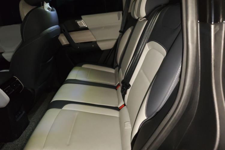 Used iCAR 03 2024 472km Four-Wheel Drive Long-Range Version Left Rear Seat