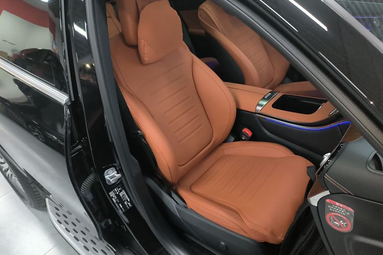 Used Mercedes-Benz GLC 2024 Refreshed GLC 300 L 4MATIC Dynamic Version 5 Seats
