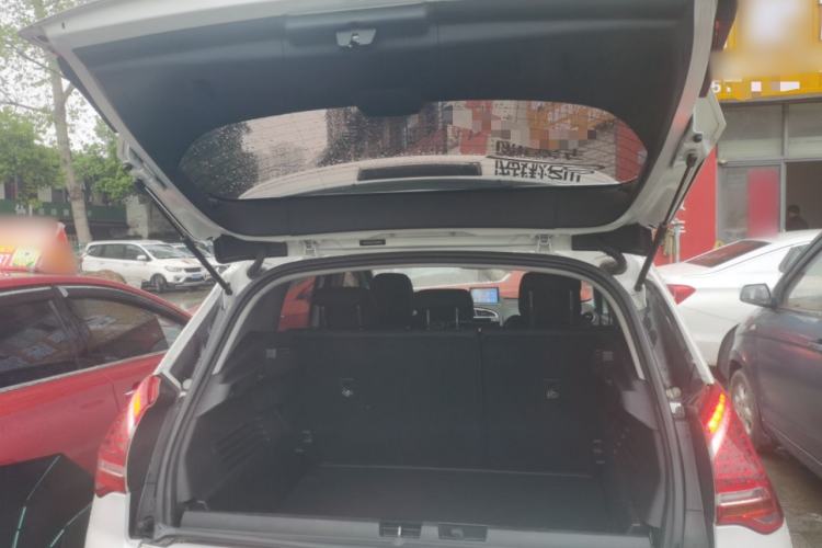 Used Peugeot 3008 2015 1.6THP Automatic Classic Edition Trunk