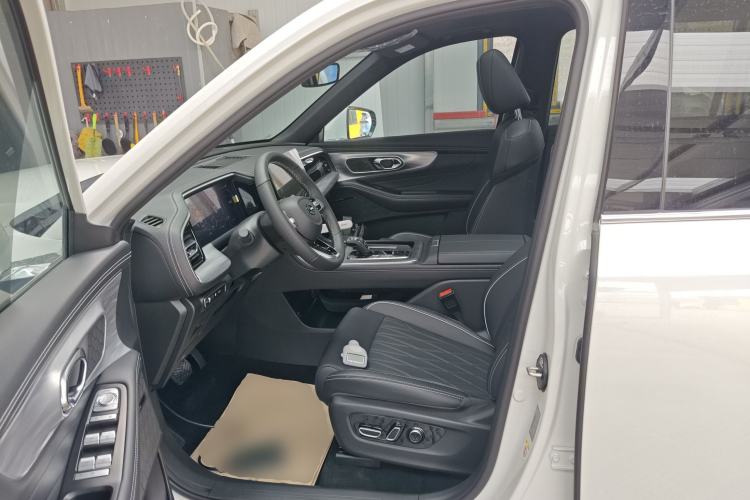 Used GAC Trumpchi GS8 2025 Linghang Series 2.0 TGDI Two-Wheel-Drive Luxury Edition 5 Seats