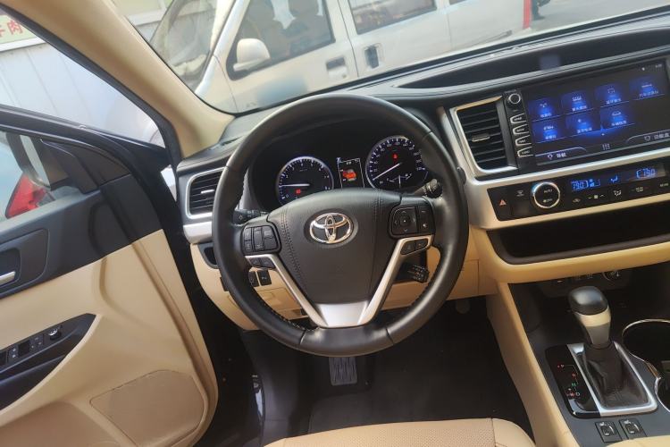 Used Toyota Highlander 2018 2.0T Four-Wheel Drive Luxury Version 7 Seats China VI Standard
