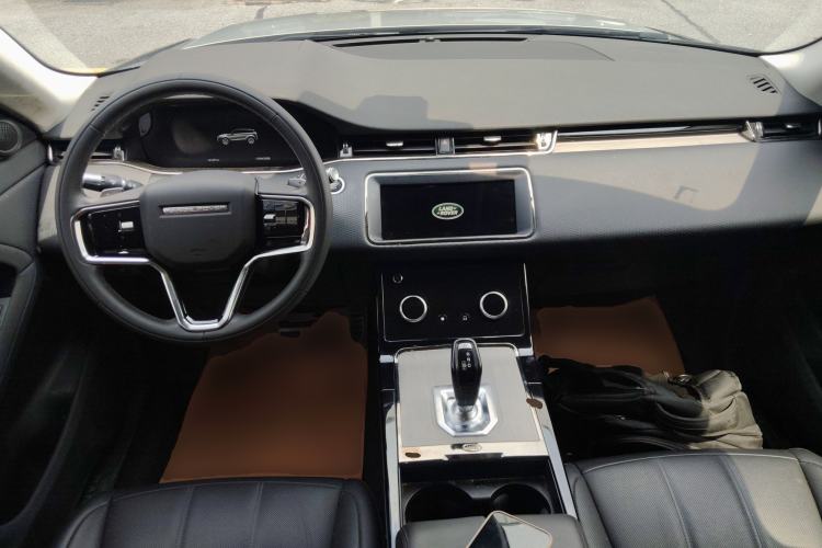 Used Land Rover Range Evoque 2021 Range Rover Velar L 249PS R-Dynamic First Edition Center Console