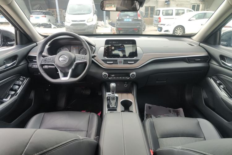 Used Nissan Teana 2021 2.0L XL Comfort Edition Center Console