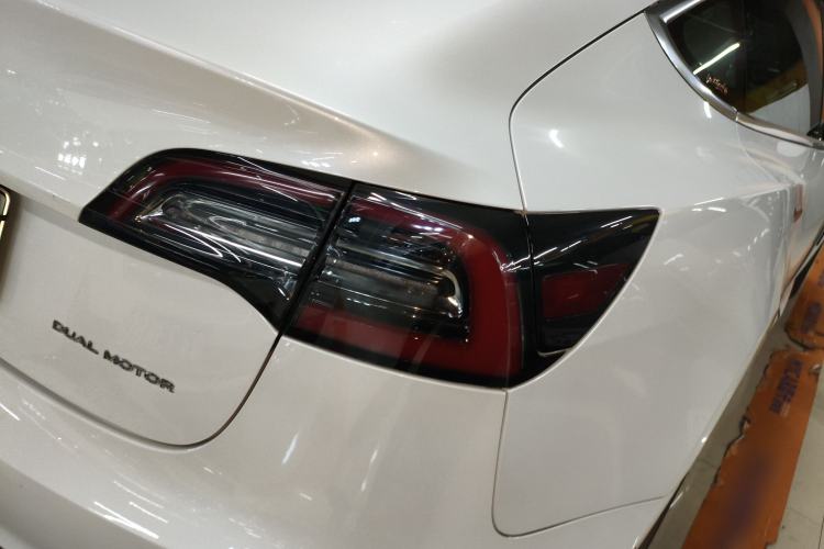 Used Tesla Model 3 2019 Long-Range All-Wheel-Drive Version
