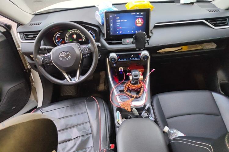 Used Toyota RAV4 2021 Revised Version Dual-Motor Hybrid 2.5L E-CVT Two-Wheel Drive Elite Edition
