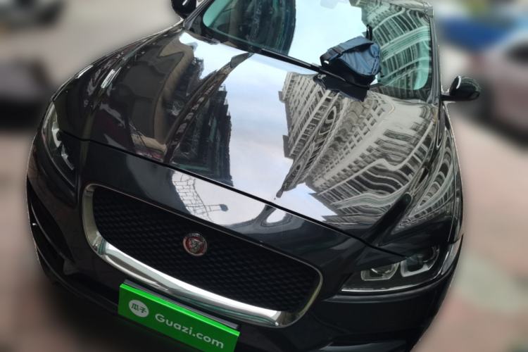 Used Jaguar F-PACE 2016 2.0T Two-Wheel Drive Urban Luxury Edition