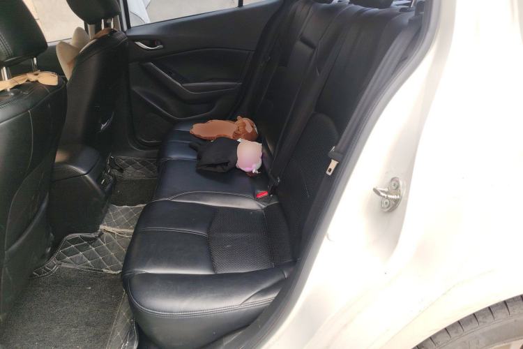 Used Mazda 3 Axela 2017 Sedan 1.5L Automatic Luxury Model Emission Standard China V
