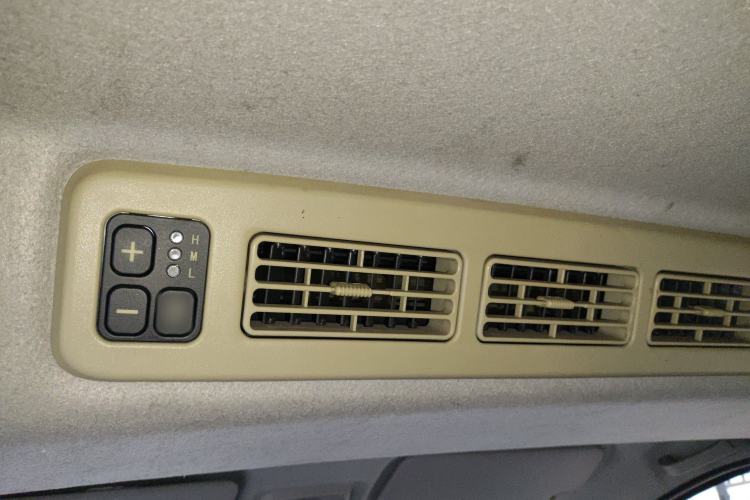 Used Dongfeng Fengon 330 2016 1.5L Manual Enjoyment Model DK15 Headliner