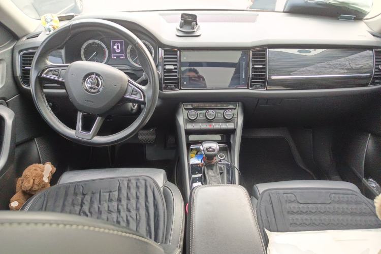 Used Skoda Kodiaq 2018 Facelifted TSI330 5-Seater Two-Wheel-Drive Luxury Enjoyment Edition Center Console