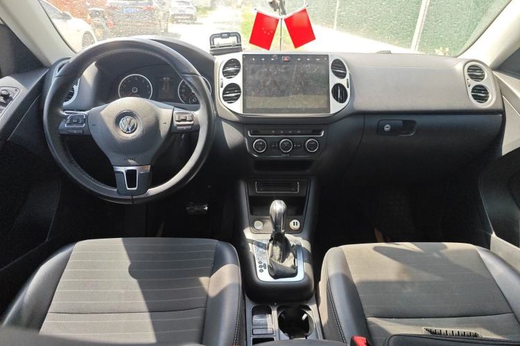 Used Volkswagen Tiguan 2016 300TSI Automatic All-Wheel Drive Fashion Vision Edition Center Console