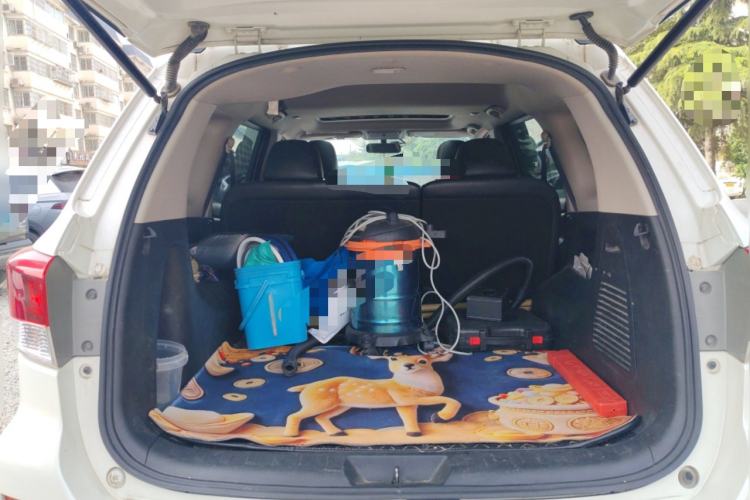 Used Nissan Terra 2018 2.5L Automatic 4x4 Luxury Edition Trunk