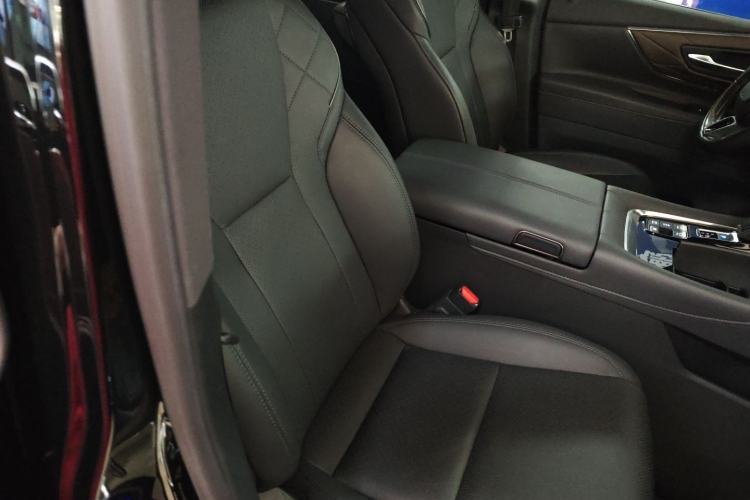 Used Toyota Alphard 2024 Dual-Engine 2.5L Deluxe Edition
