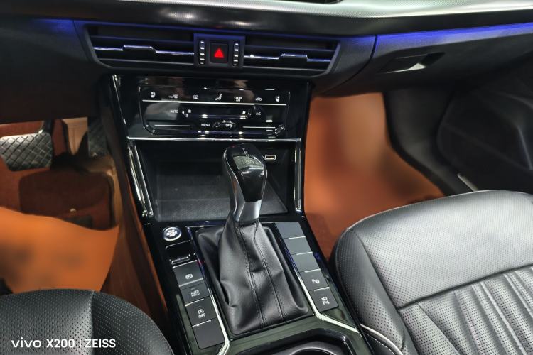 Used Volkswagen Passat 2023 Facelift 330TSI Luxury Edition Gear Lever