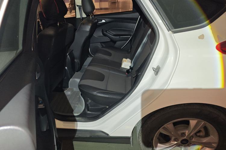 Used Ford Focus 2012 Hatchback 1.6L Automatic Fashion Edition