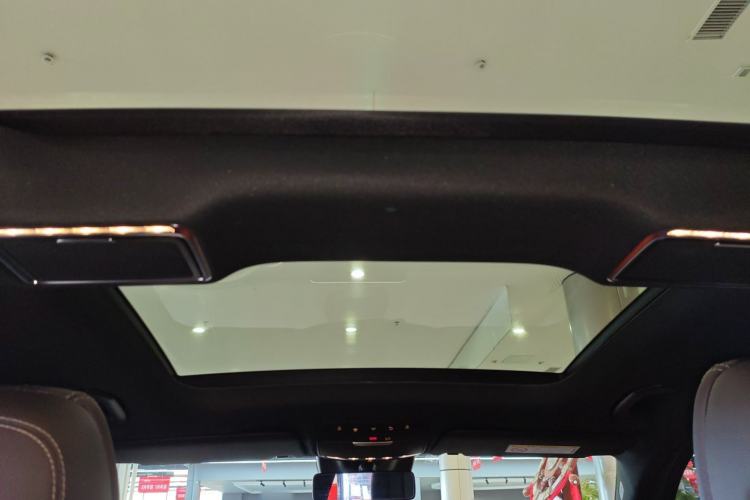 Used Mercedes-Benz GLC 2022 Refreshed GLC 300 L 4MATIC Dynamic Edition Headliner