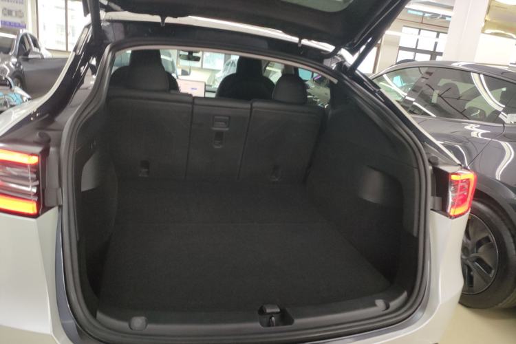 Used Tesla Model Y 2024 Rear-Wheel-Drive Version Trunk