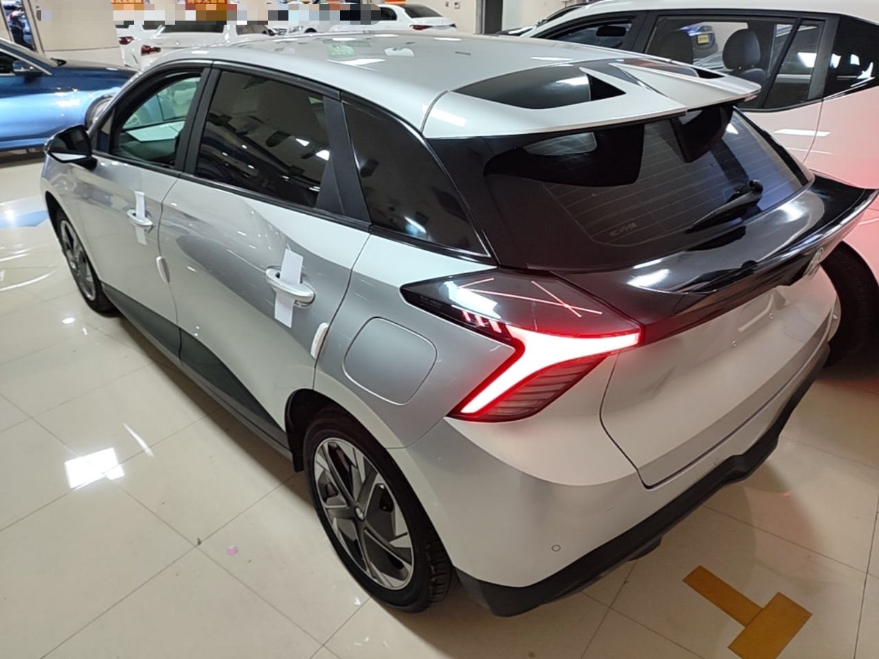 MG 4 EV 2023 415 km Range Sea-Faring Champion Edition — снимка 4