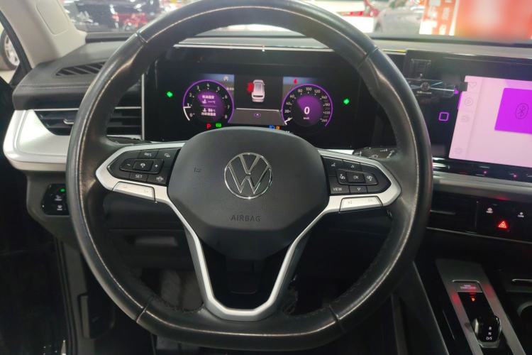 Used Volkswagen Tavendor 2023 330TSI Luxury Touring Edition
