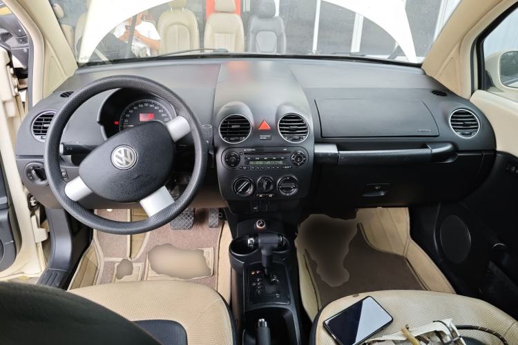 Used Volkswagen Beetle 2008 2.0 AT Standard Edition Center Console