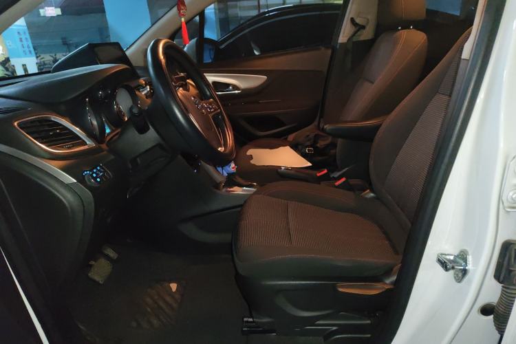 Used Buick Encore 2015 1.4T Automatic Two-Wheel Drive Urban Elite Version Left Front Seat