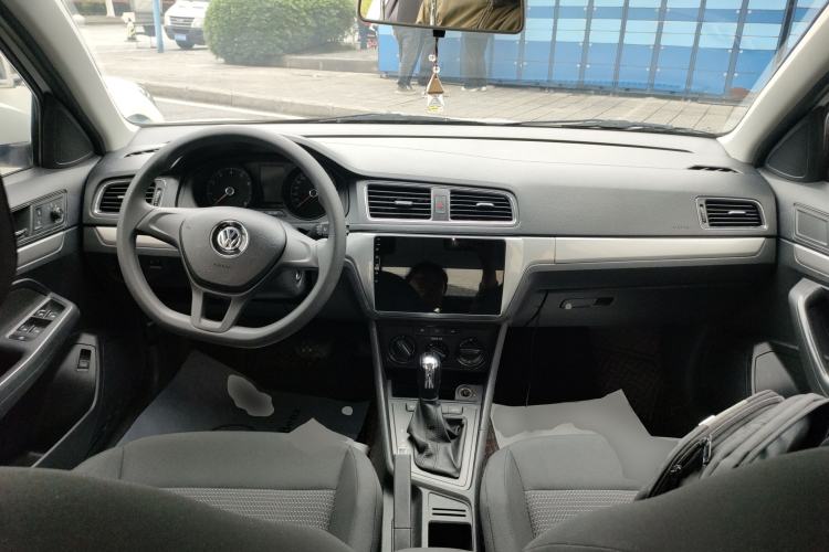 Used Volkswagen Lavida 2018 Classic 1.5L Automatic Fashion Edition China VI Standard Center Console