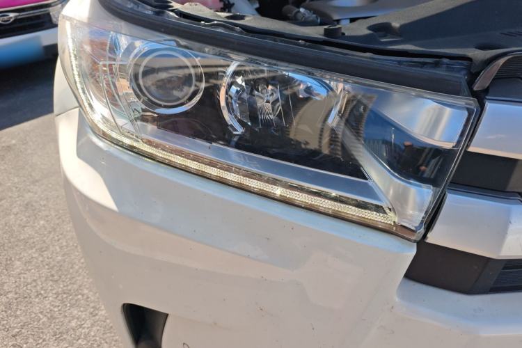 Used Toyota Highlander 2018 2.0T Four-Wheel Drive Luxury Edition 7 Seats China V Emission Standard