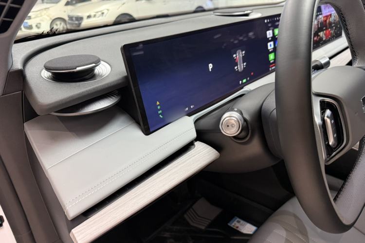 Used Geely Galaxy E8 2024 550 km Range Rear-Wheel-Drive PRO
