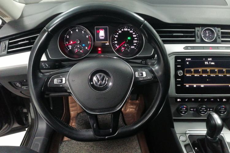 Used Volkswagen Variant 2018 380TSI Two-Wheel Drive Comfort Edition