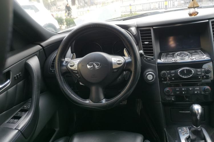 Used Infiniti QX70 2015 3.7L Shadow Edition