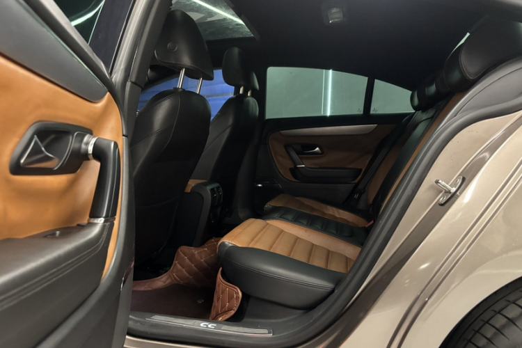 Used Volkswagen FAW-Volkswagen CC 2013 2.0 TSI Ultimate Model Interior 11