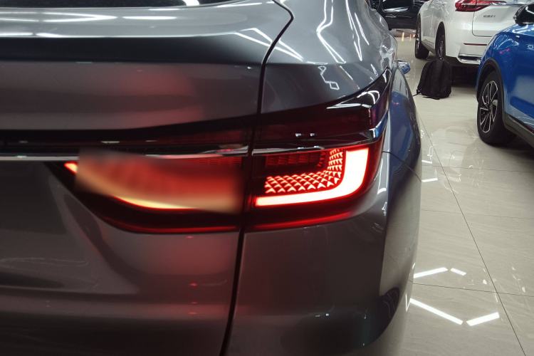 Used Changan CS85 COUPE 2023 1.5T DCT Luxury Version
