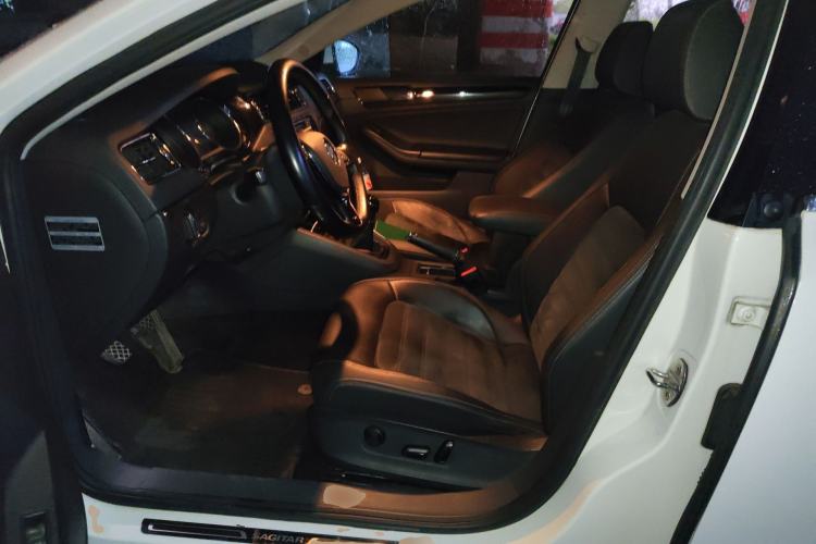 Used Volkswagen Sagitar 2017 230TSI Manual Luxury Model Left Front Seat