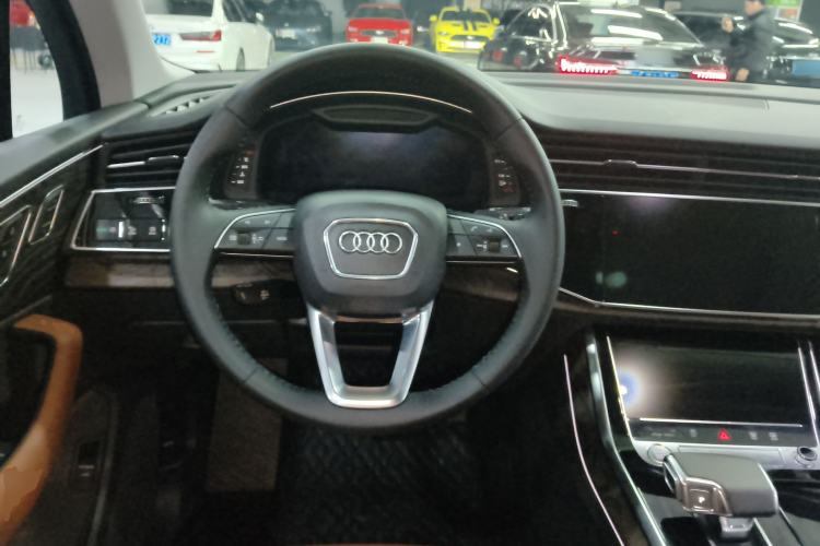 Used Audi Q7 2020 55 TFSI quattro S line sports model
