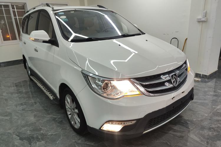 Used Baojun 730 2014 1.5L Manual Luxury Navigation ESP Version 7 Seats