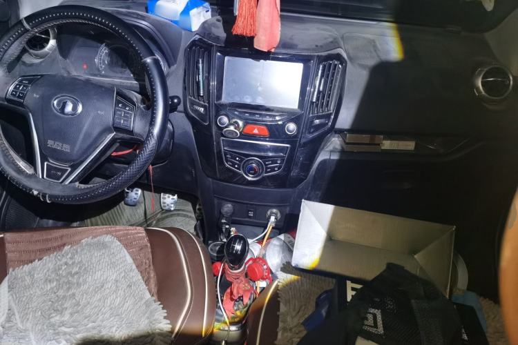 Used Great Wall M4 2014 1.5L Manual Luxury Model Center Console