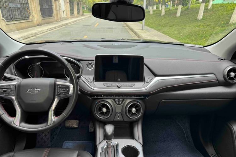 Used Chevrolet Blazer 2022 Mild Hybrid 650T Redline 7-Seater Thunder Edition Interior 1