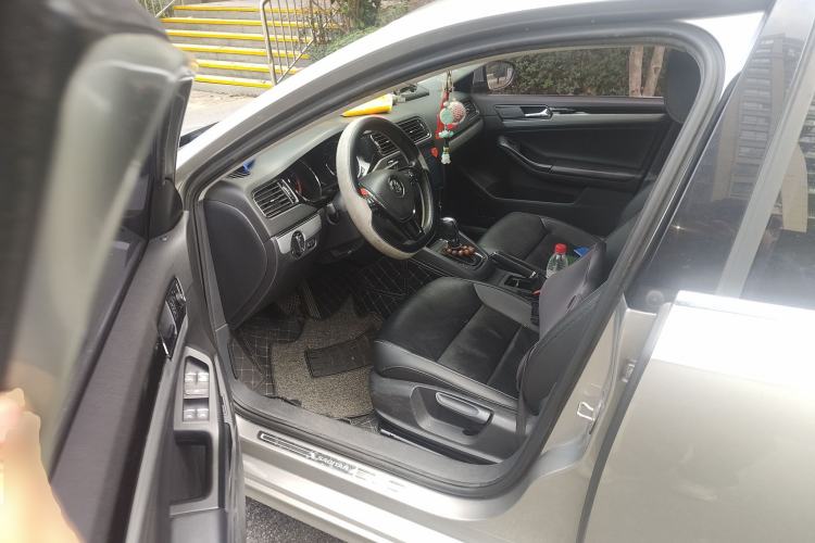 Used Volkswagen Sagitar 2018 1.6L Automatic Comfort Model Driver Seat