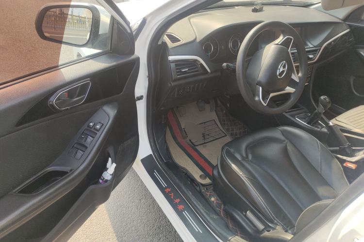 Used Soueast V5 Lingzhi 2017 1.5L Manual New Generation Model Driver Seat