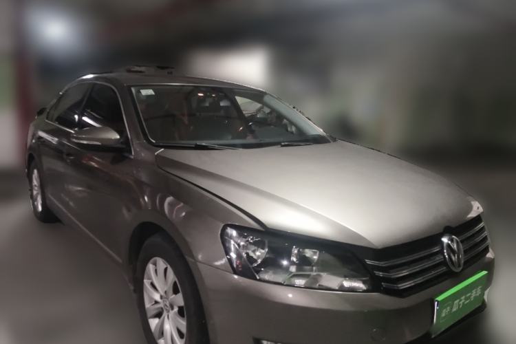 Used Volkswagen Passat 2014 1.8TSI DSG Prestige Navigation Edition Front Right 45 Deg