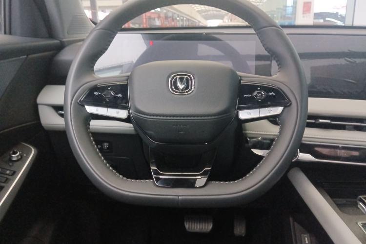 Used Changan CS75 PLUS 2024 3rd Generation Champion Edition 2.0T Intelligent Drive Performance Model
