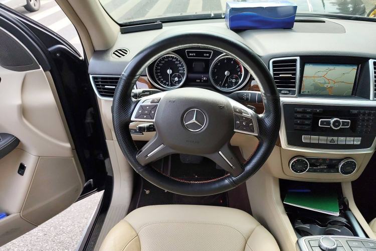 Used Mercedes-Benz M-Class 2014 ML 400 4MATIC Dynamic Model