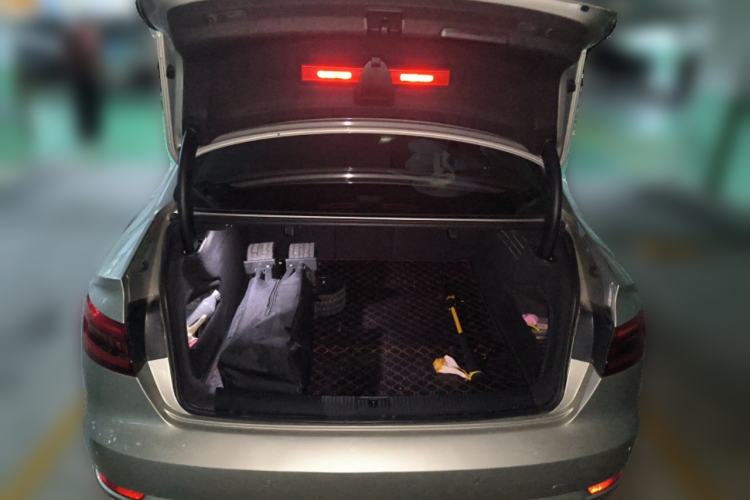 Used Audi A4L 2017 Plus 40 TFSI Fashion Model Trunk