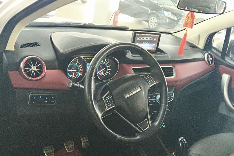 Used Haval H1 2016 Blue Label 1.5L Manual Luxury Model Center Console