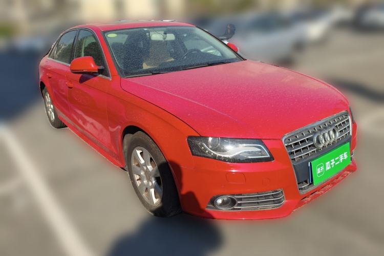 Used Audi A4L 2012 2.0 TFSI automatic standard version
